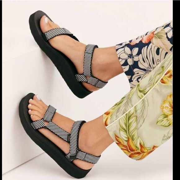 BRAND NEW JAMBU WOMENS JSPORT JETTY ENCODE VEGAN SANDALS KHAKI MESH SPORT SHOES - Picture 1 of 13